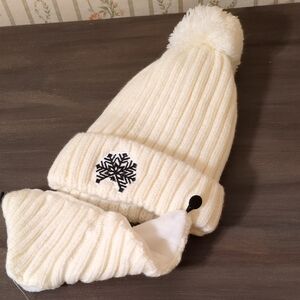 Cozy White Snowflake Knit Hat